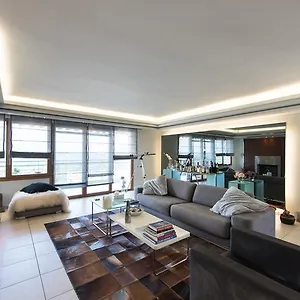 https://luxlikehome-cosmopolitan-maison.hotelschalkidiki.net